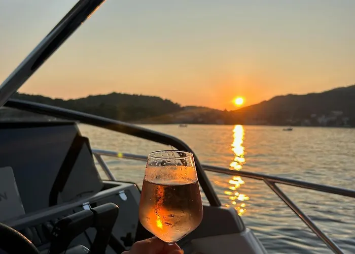Luxury Yacht 보트호텔 *