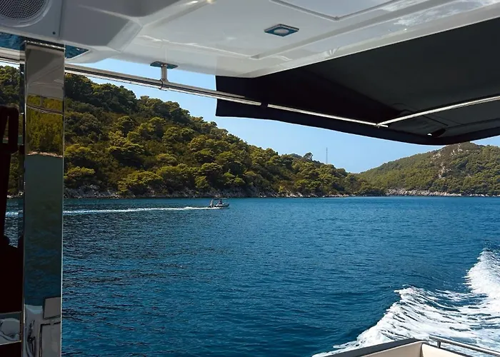 Luxury Yacht *