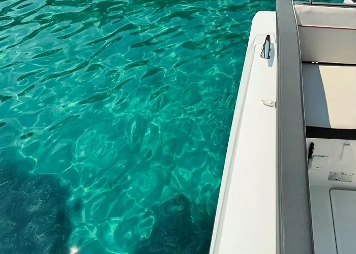 Luxury Yacht 보트호텔